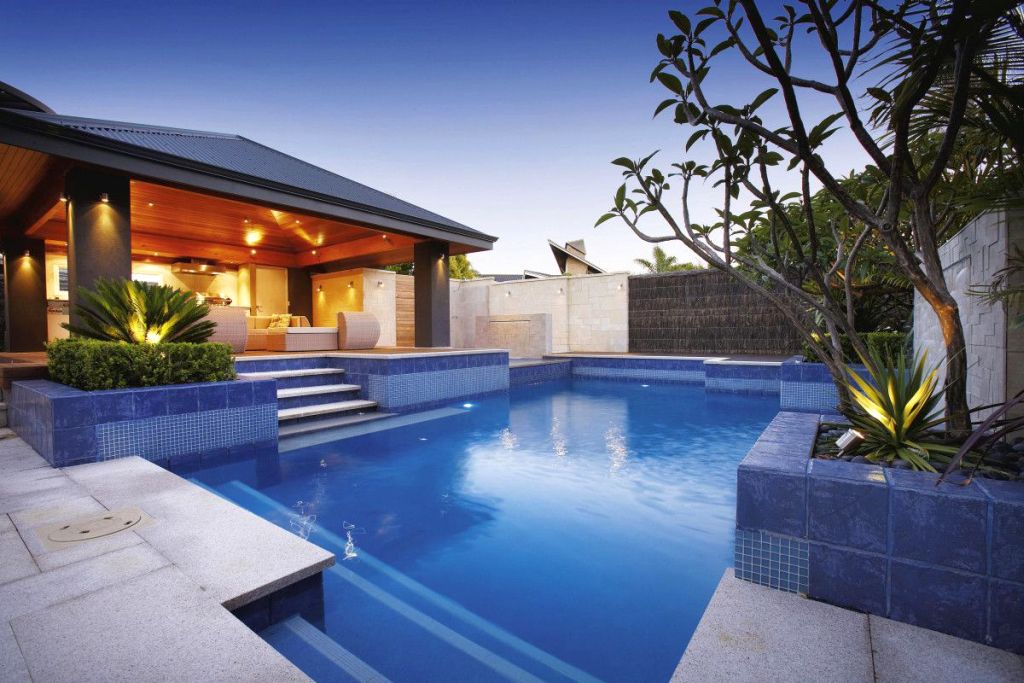 19 Best Backyard Swimming Pool Designs