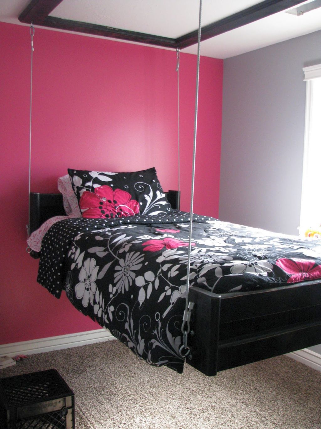 20 Amazing Pink and Black Bedroom Decor