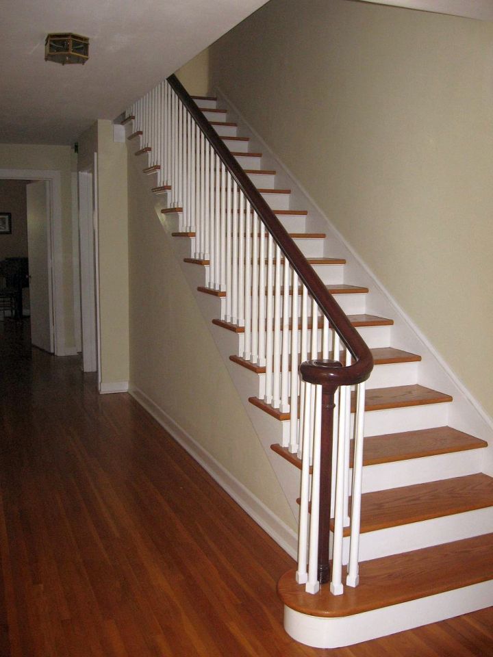 simple wooden staircase designs with wide linings