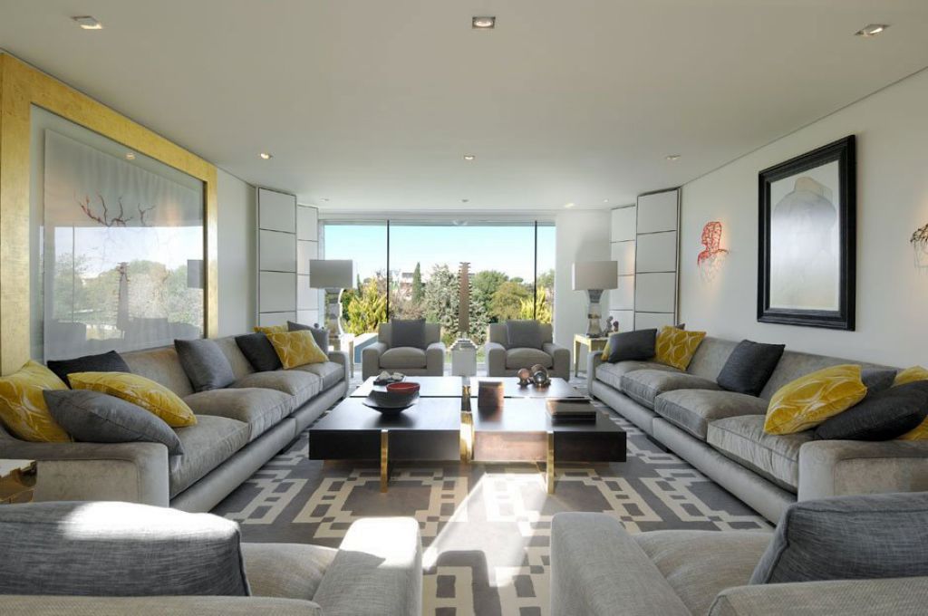 wide and spacious long living room ideas