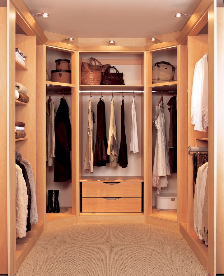 19 Walk In Closet Furniture Designs To Prep You Up In No Time