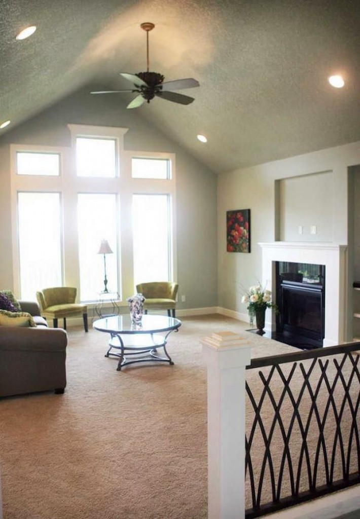 20 Spacey Cathedral Ceiling Living Room Designs