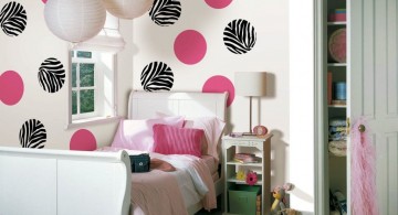 Pink bubbles and zebra bubbles DIY Indoor Wall Painter