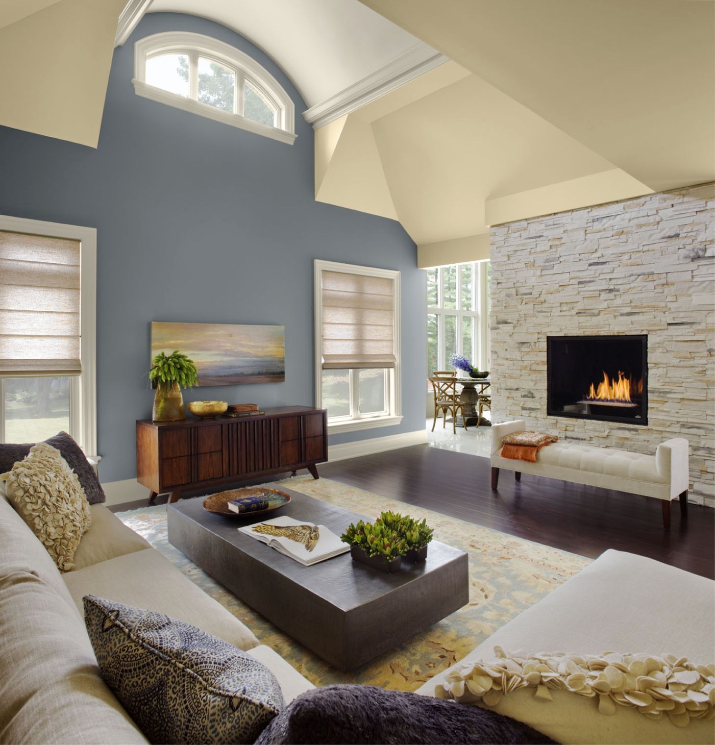 16 Most Fabulous Vaulted Ceiling Decorating Ideas