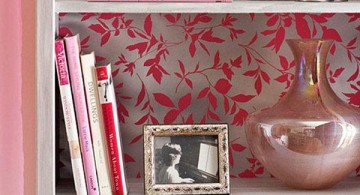 Bookshelf decorating ideas using pink floral print