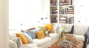 Neat bookshelf decoration in a family room