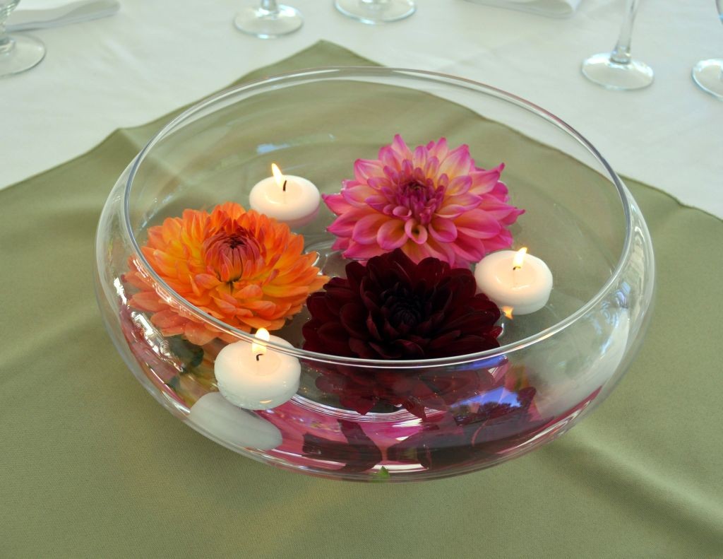 bowl centerpiece ideas with flowers and floating small candles