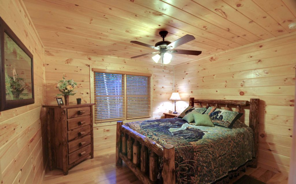 20 Simple and Neat Cabin Bedroom Decorating Ideas