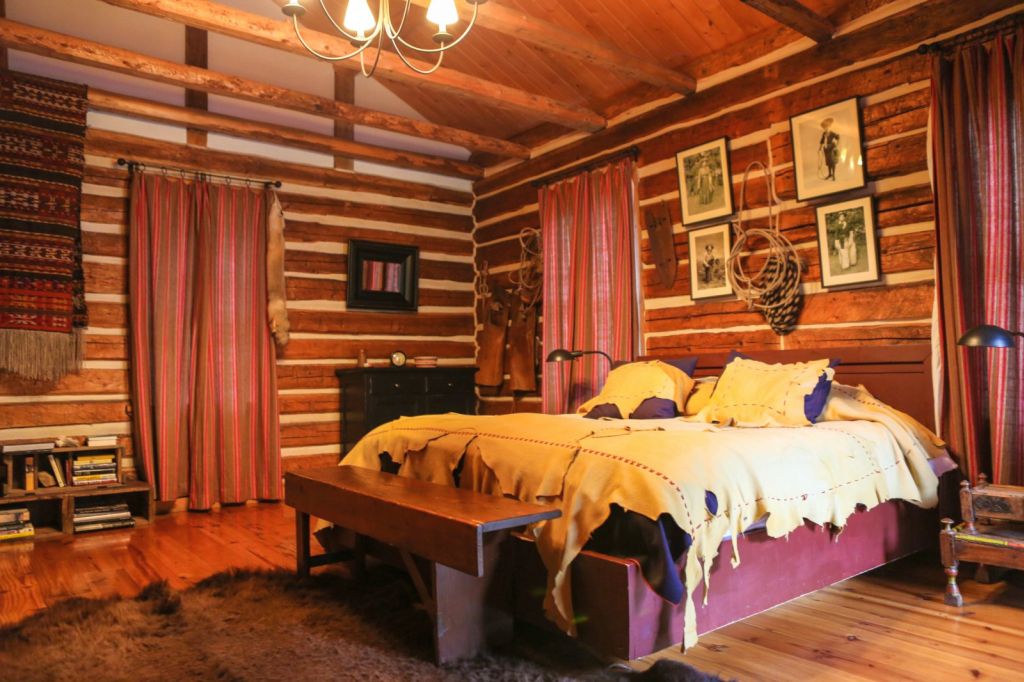 Cabin Style Bedroom Decorating Ideas