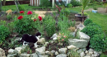 landscaping designs with big rocks for small space