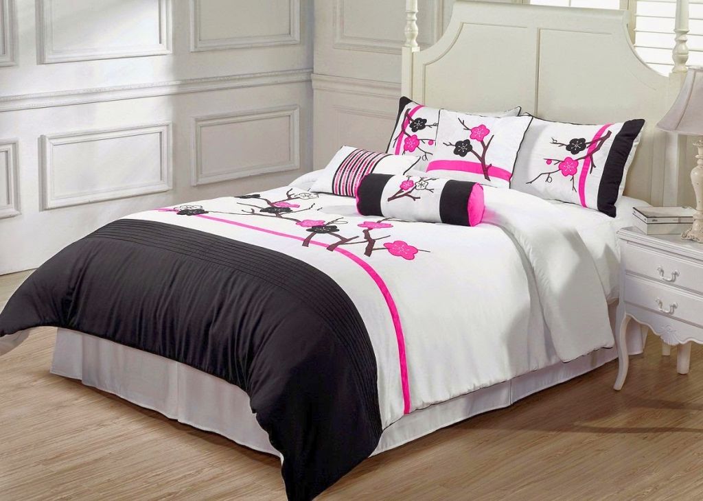 Pink And Black Bedroom Decor