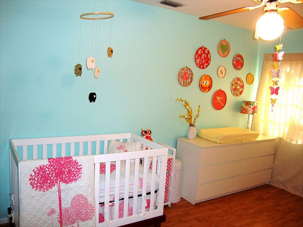 modern nursery room design ideas in blue and pink