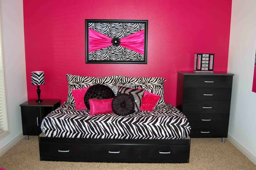 more adult style pink and black bedroom decor