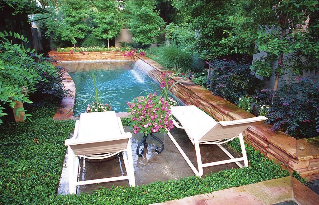 tiny swimming pools for narrow yard