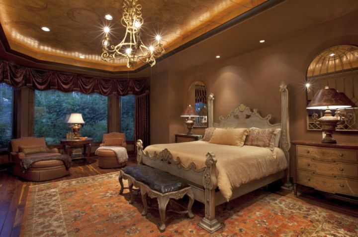 tuscan style bedroom furniture in cream and beige rooms