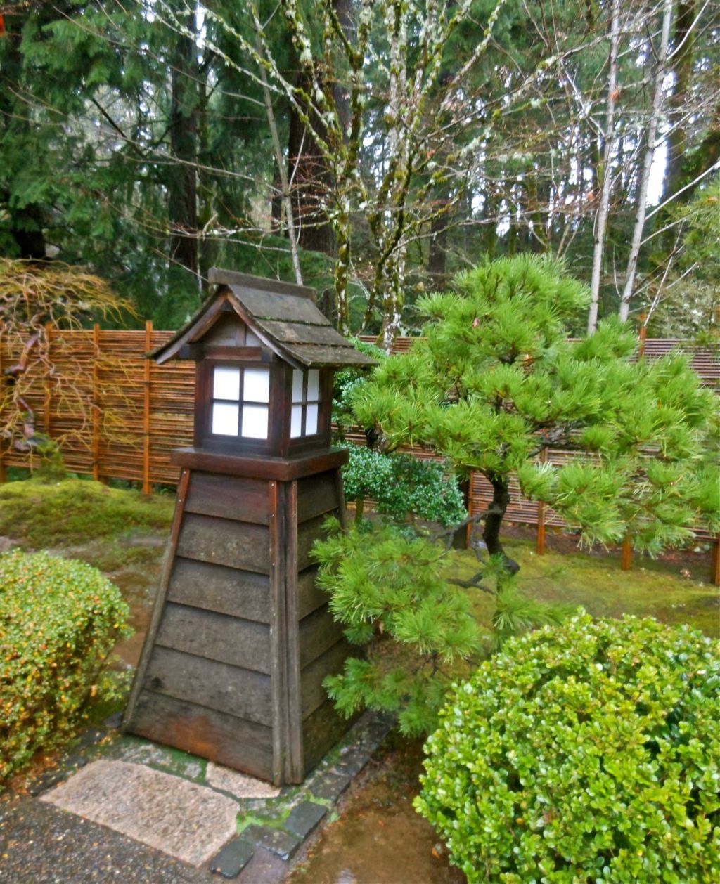 20 Lovely Japanese Garden Designs for Small Spaces