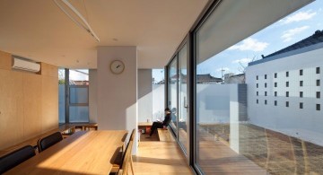 172M2 Compact House dining area