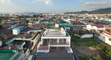 172M2 Compact House front bird eye view