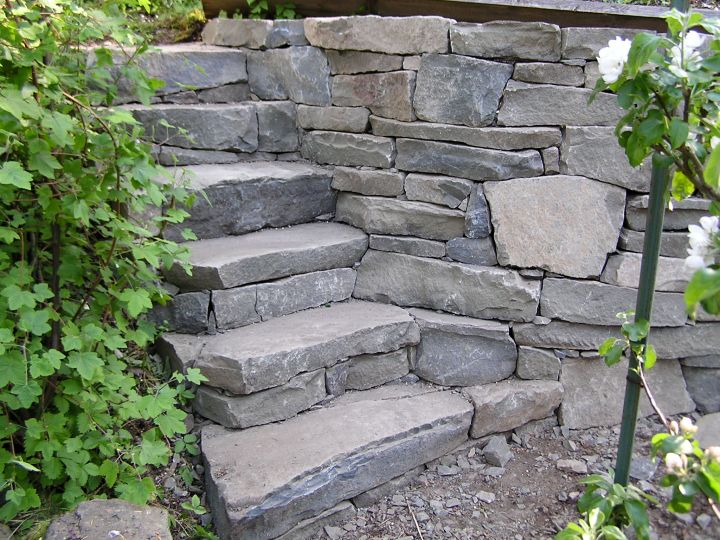 Garden stairs short and small stone path