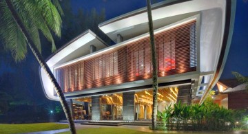 Iniala beach house restaurant front view