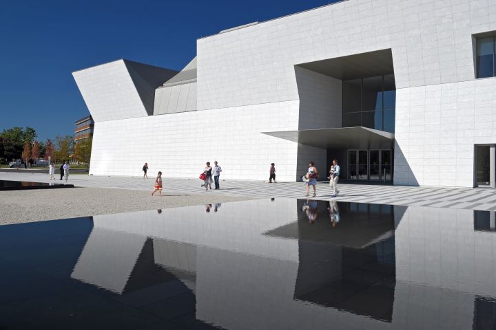 aga khan museum entrance close up