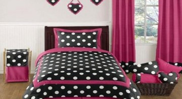 black and white polkadot in hot pink room