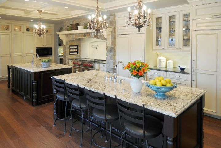 classic chandelier Kitchen island pendant lighting ideas