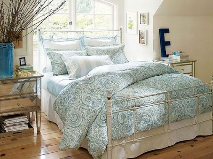 classy retro bedroom ideas and paisley bedding