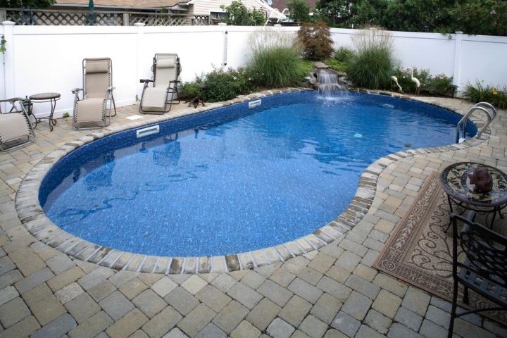 contemporary kidney shape pool