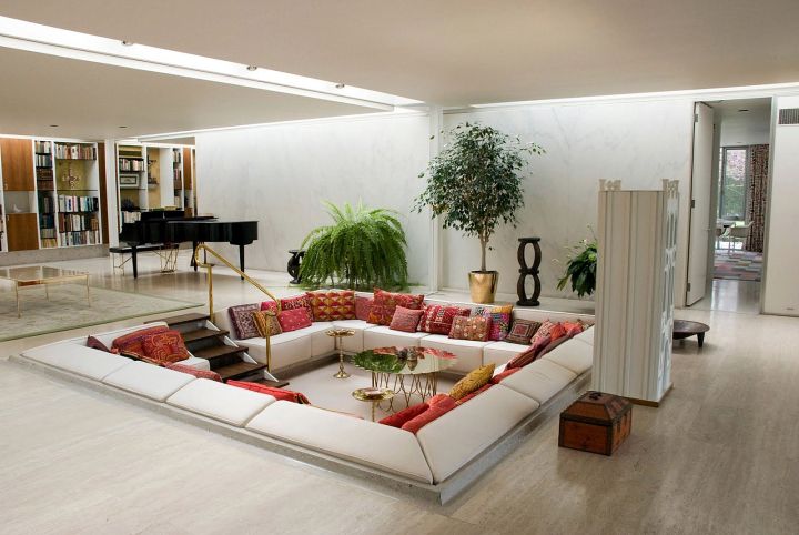 great room furniture layout with inground living area