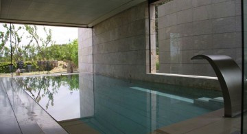 homes with indoor pools and glassed walls