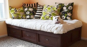 how to make daybed with dark woods