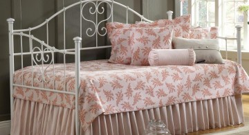lovely daybed images in pink flower slipcover