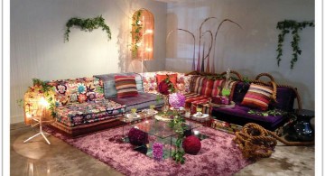 mah jong sofa with flower patterned rug