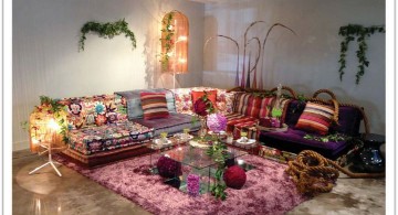 mah jong sofa with flower patterned rug