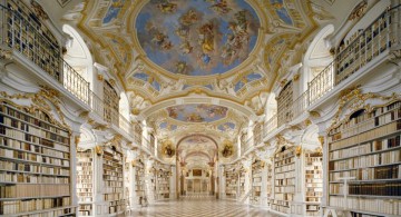 ornated nave beautiful ceilings