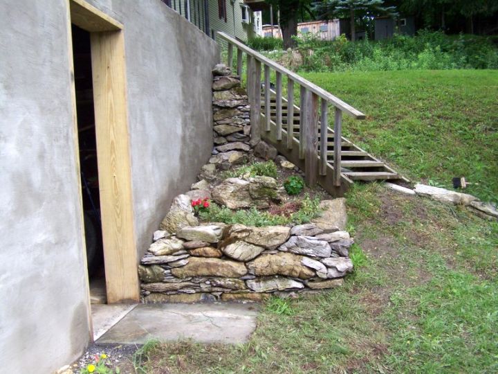 small rock garden designs on the corner