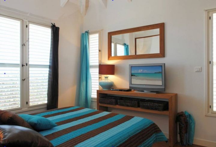 striped brown and blue bedroom