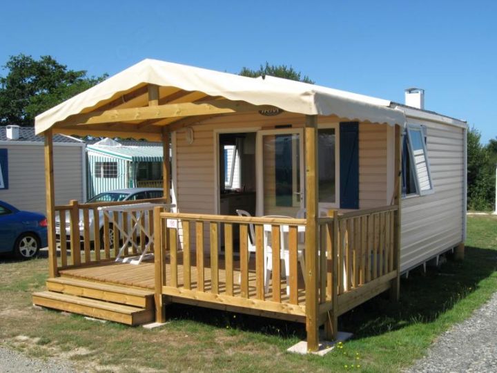 contemporary mobile homes with small porch