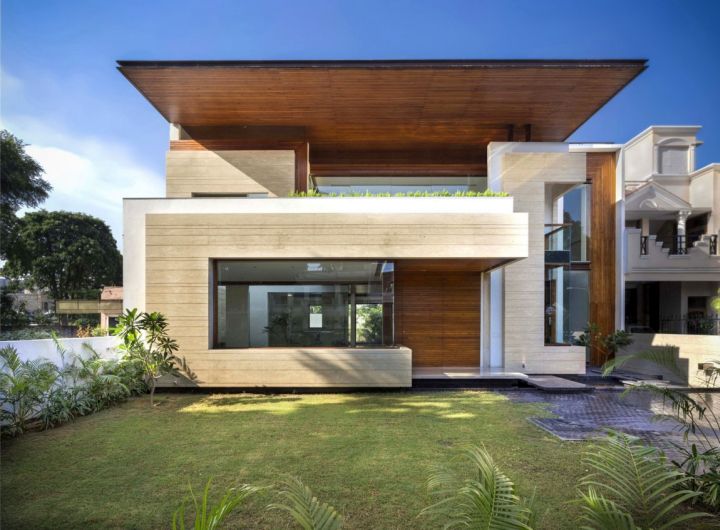 Fascinating Modern House by Charged Voids - Punjab, India