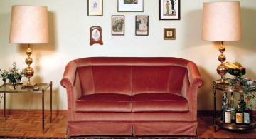 maroon living room with loveseat