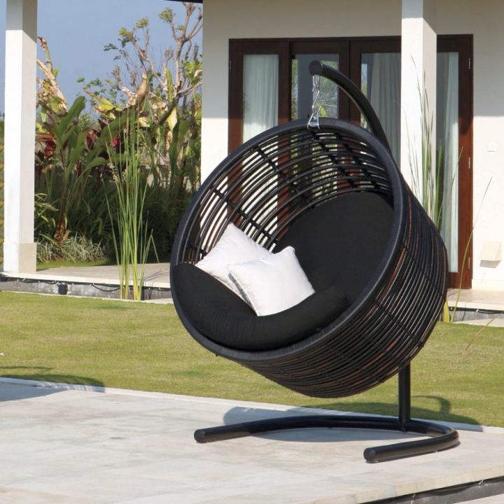 black round reading chair