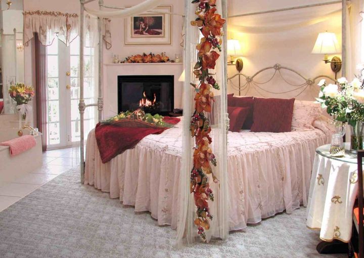 most romantic bedrooms in white with red flowers