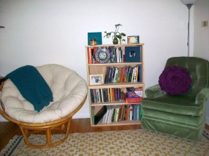 Cozy Round Reading Chairs for Home Reading Room