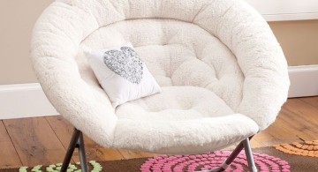 white papasan round reading chair